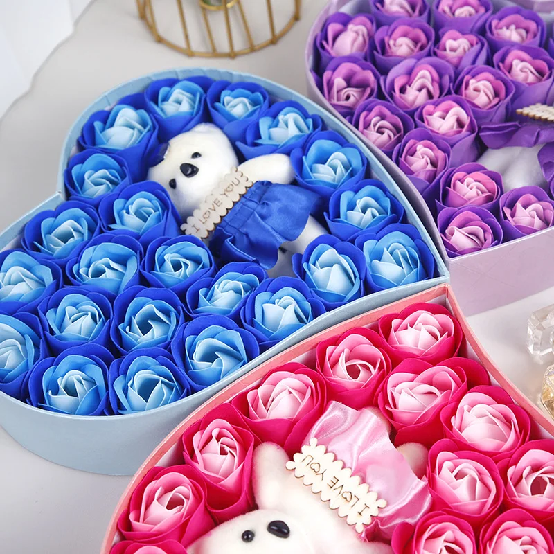 22 Flowers Soap Flower Gift Rose Box - Bear and roses detail