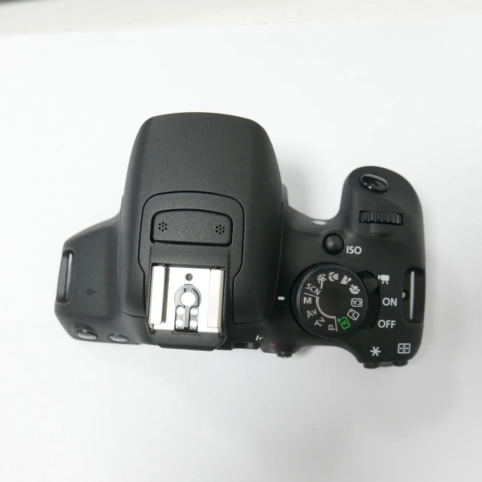 Canon EOS 700D (Kiss X7i相当) 本体＋充電器付 Canon EOS 700D (Kiss X7i相当) 本体＋充電器付