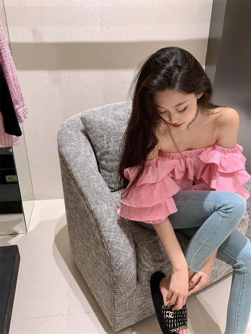 Blusa coreana con hombros descubiertos para mujer, blusa corta con volantes apilados, camisa de diseñador de verano de manga corta de gasa sexy, nueva