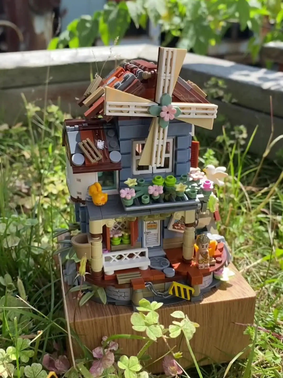 ひまわり❗️リリパットレーン449☆THE WINDMILL LOZ classical windmill house music box music box small