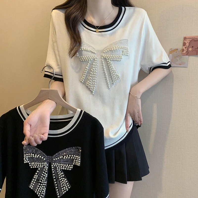 

Женская футболка размера плюс 2024, летний универсальный топ из ледяного шелка с коротким рукавом, свободный свитер для полных сестер со стразами