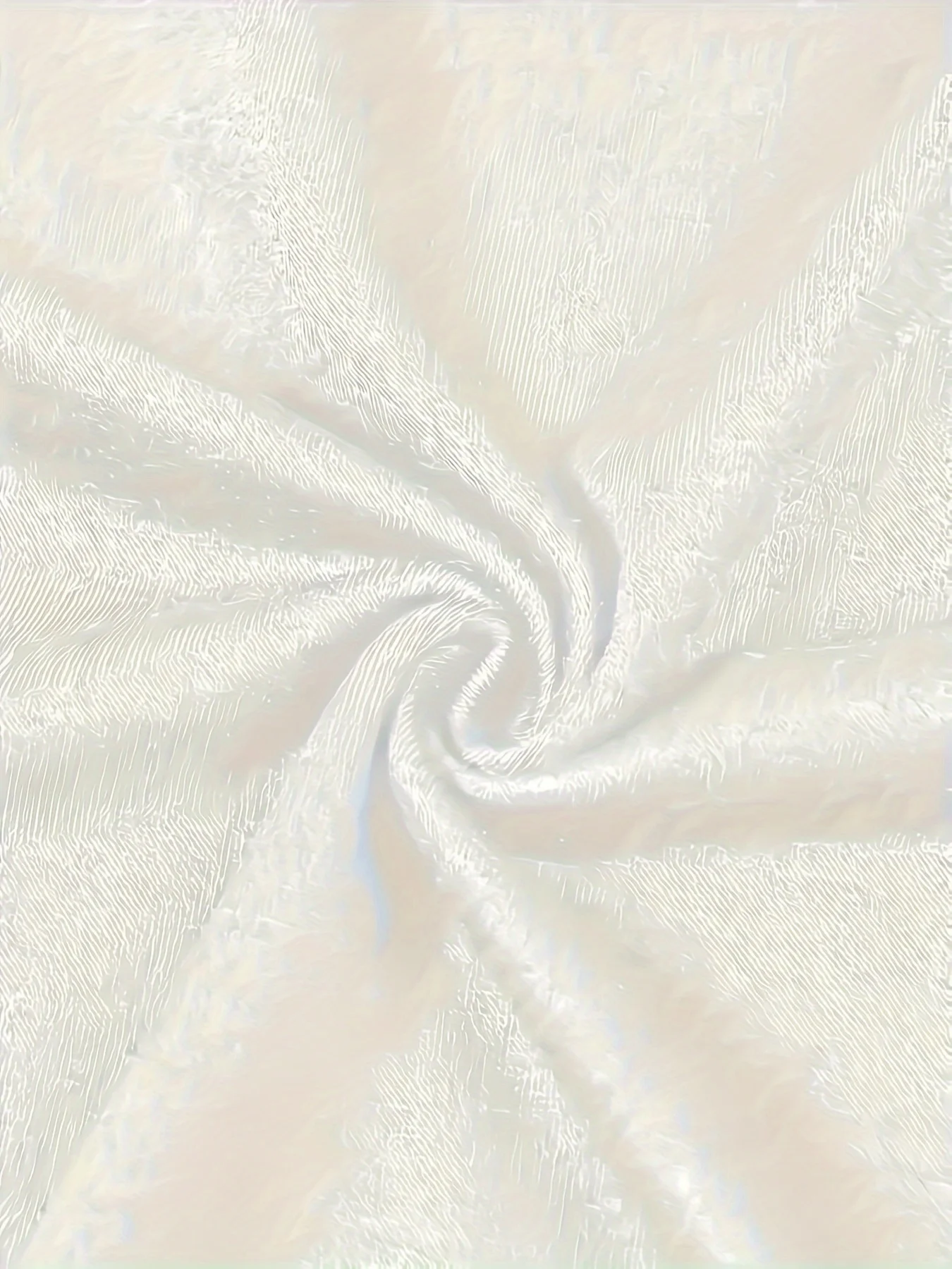 تي شيرت نسائي مطرز كم قصير