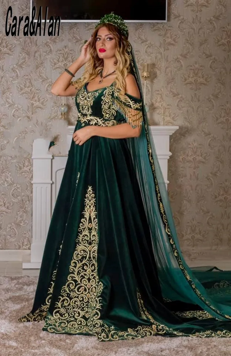 

Vintage Green Caftan Wedding Dresses For Women 2022 Velvet Beading Kaftan Embriodery Bridal Gowns Tassel Off the Shoulder