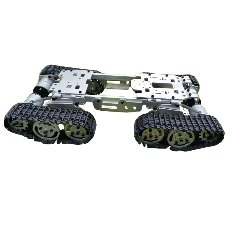 Détail du bras mécanique du Robot Tank RC Programmable, kit STEM, soulevant une petite balle.