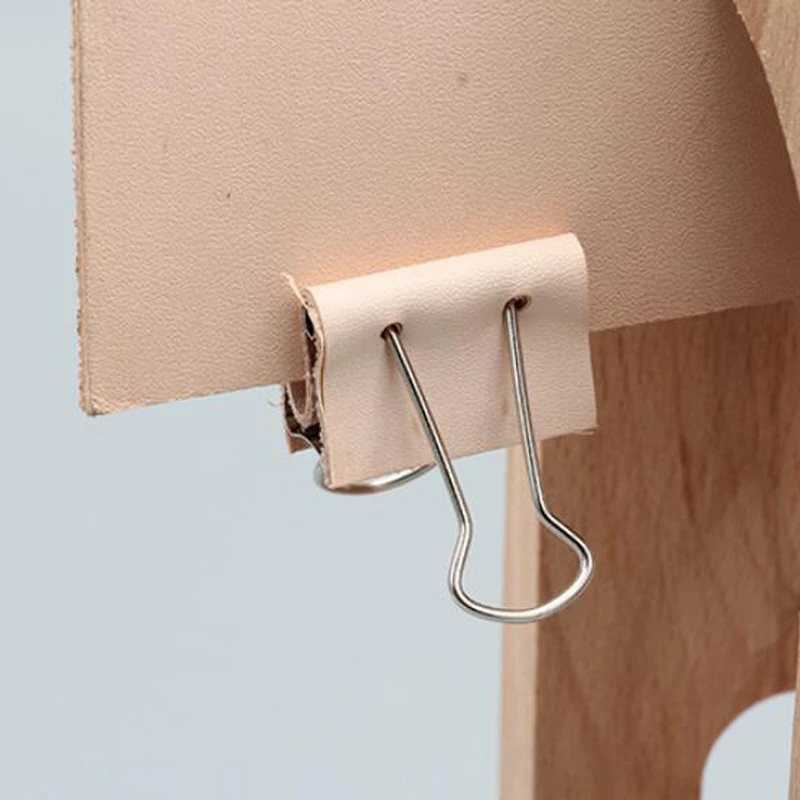 두 가지 스타일의 가죽 더브테일 클립이 있는 DIY 수제 가죽 제품, 자국이 남지 않는 고정 가죽