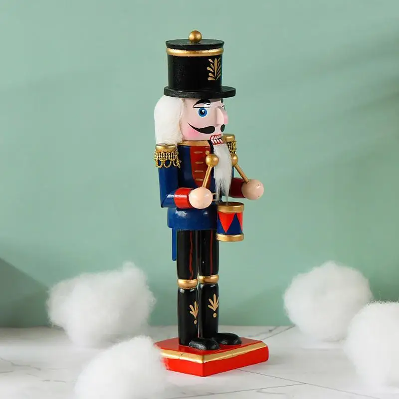 Notenkraker Kerstdecoratie - Gouden Houten Kerstversiering In De Vorm Van Een Notenkraker Soldaatje Boomversiering In Feestelijke Traditionele Kerstontwerpen Met Bewegende Onderdelen 6 Stuks 10cm