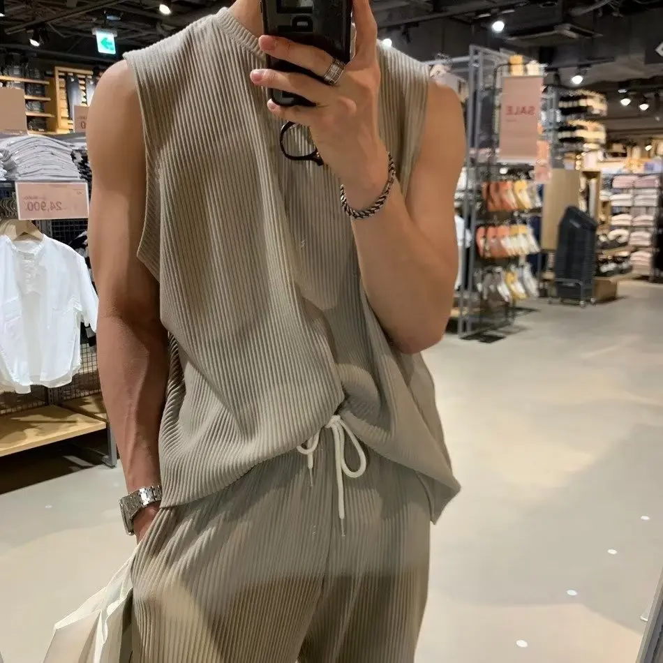 

Men's Summer Ice Silk Fashion Tracksuit Casual Sleeveless T-shirt And Pants 2pcs Sets New Breathable Outfits Suits