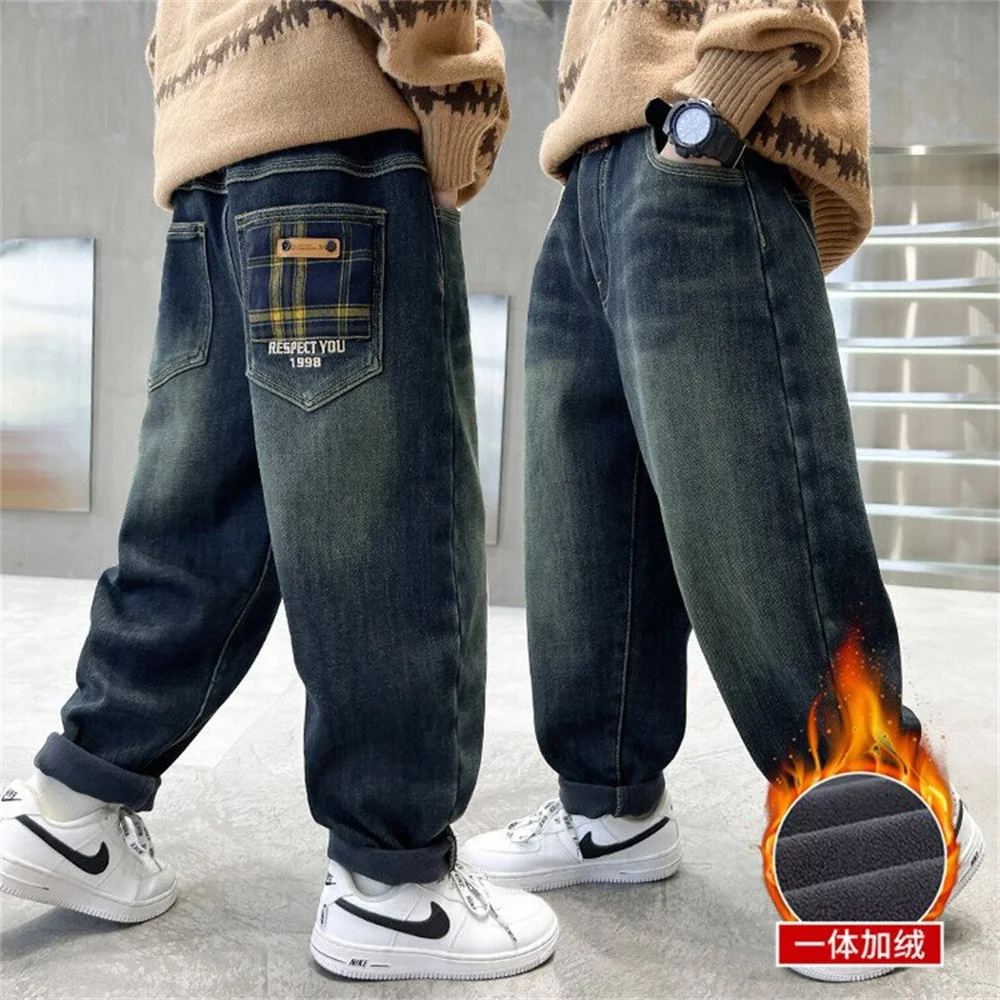 

Утепленные плюшевые детские джинсы, модные трендовые джинсы с принтом для мальчиков, прямые брюки с вышивкой, Молодежные студенческие джинсы 6111