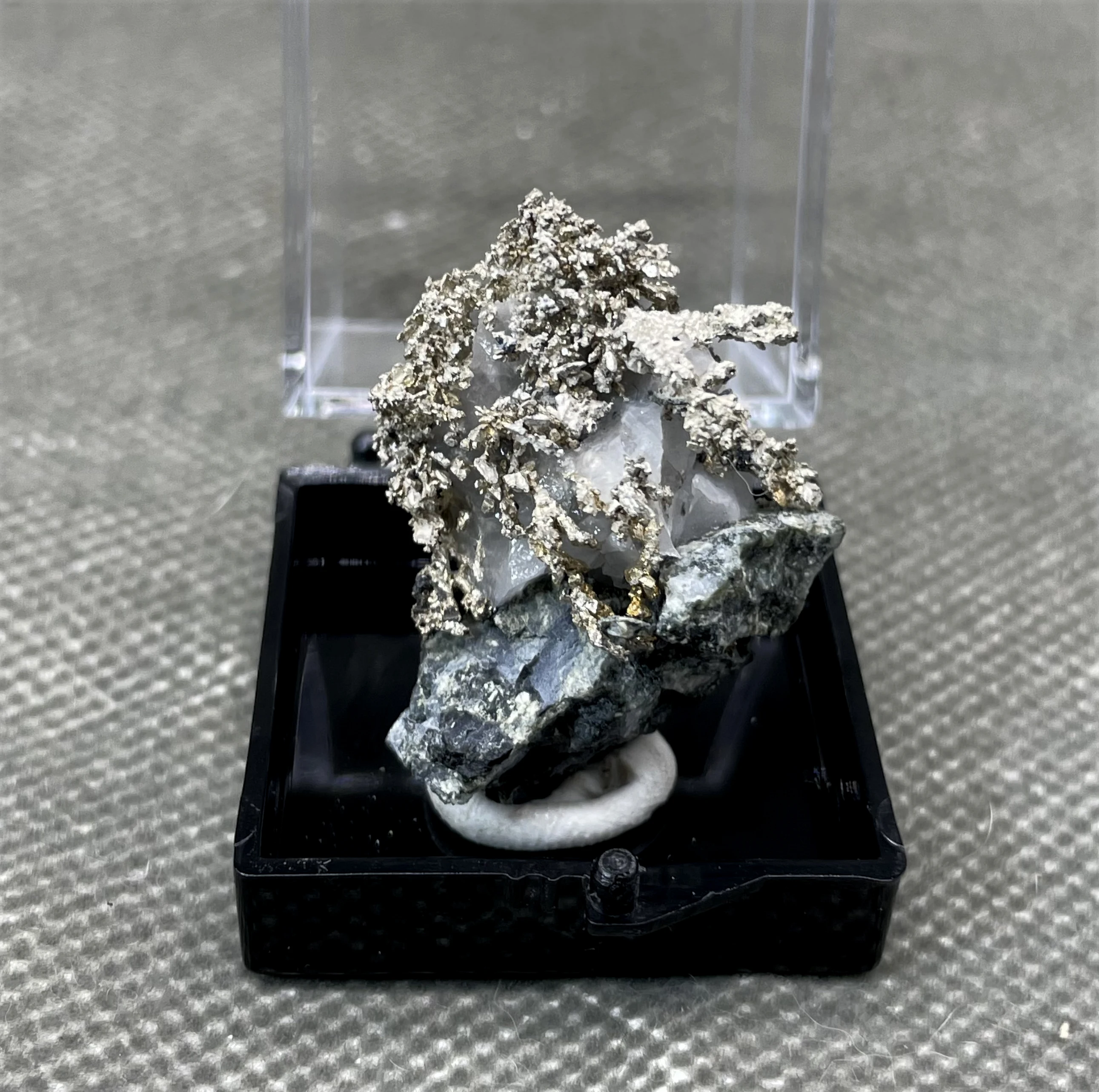 

BEST! 100% natural Morocco Native Silver mineral specimen stones and crystals healing crystals quartz + box size 3.4cm