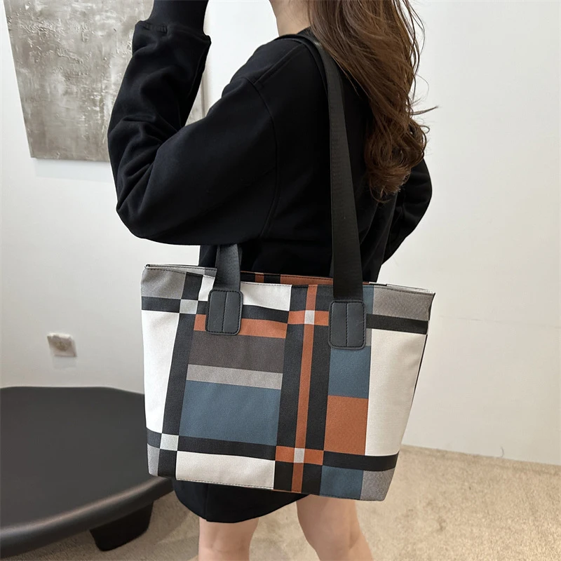 Casual Trendy Women's Handbag Shoulder Bag PU Leather Grid Pattern Wear-resistant Large Capacity Tote Bag For Outings Shopping