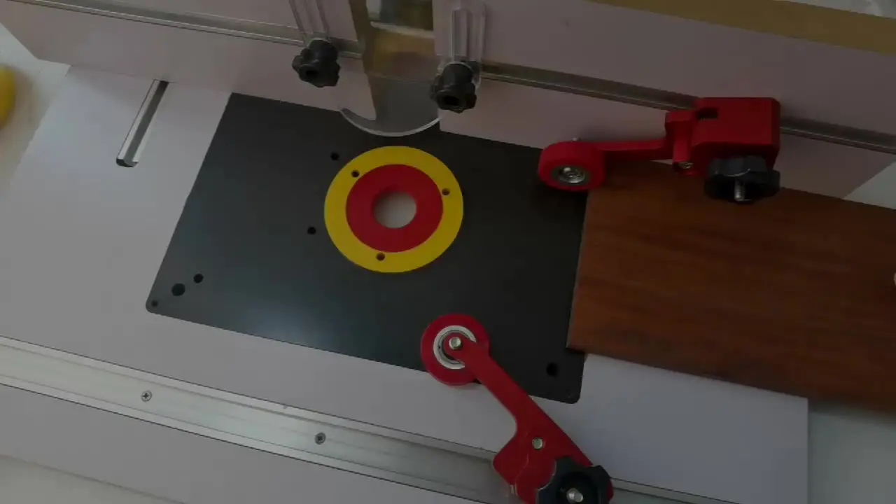 Table Saw Feeder, Roller, Woodworking Double Wheel Sliding Roller, Board Auxiliary Tool, Used For 30 Or 45 Standard Slots