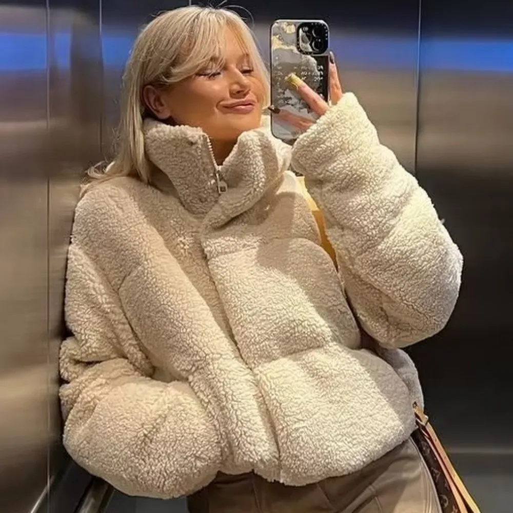 PB&ZA 2023 Autumn and Winter New Women's Lamb Wool Short Cotton Coat Standing Collar Thickened Warm Bread Coat Cotton Coat 2