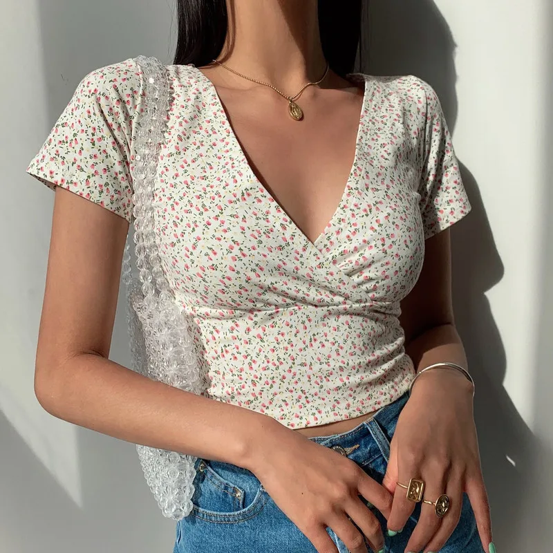 

Sexy Deep V-Neck Crop Tops Fashion Cotton Floral Short Sleeve Summer T-shirt Women Plus Size Slim Casual T Shirt Retro Tshirts