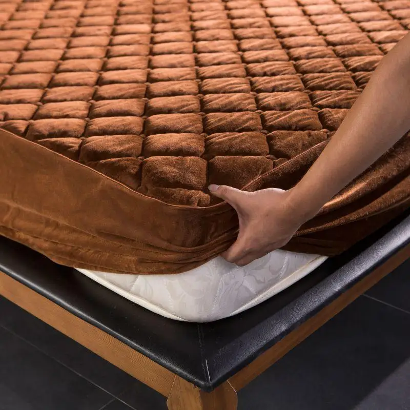 Thicken Velvet Quilted Mattress Cover Solid Color Quilted Bed Fitted Sheet Queen King Double Bed Cover Not Including Pillowcase 3