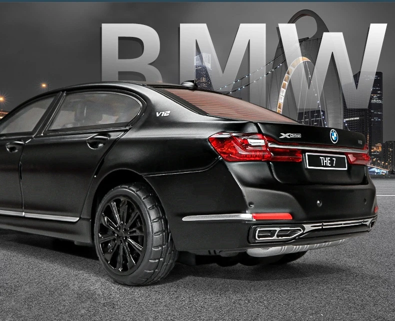 1/24 BMW 760Li Diecast Alaşım Döküm Model Araba