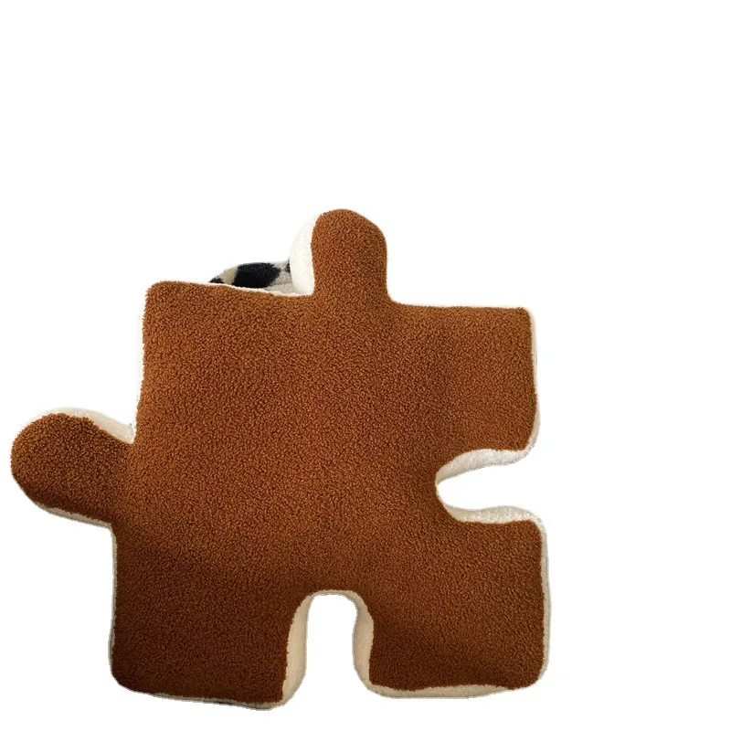 Рисунок 6 - Красочная плюшевая подушка-бабочка