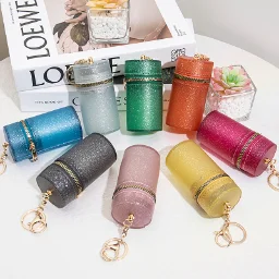 Aesthetic Finds - Creative bucket lipstick bag keychain 🛒