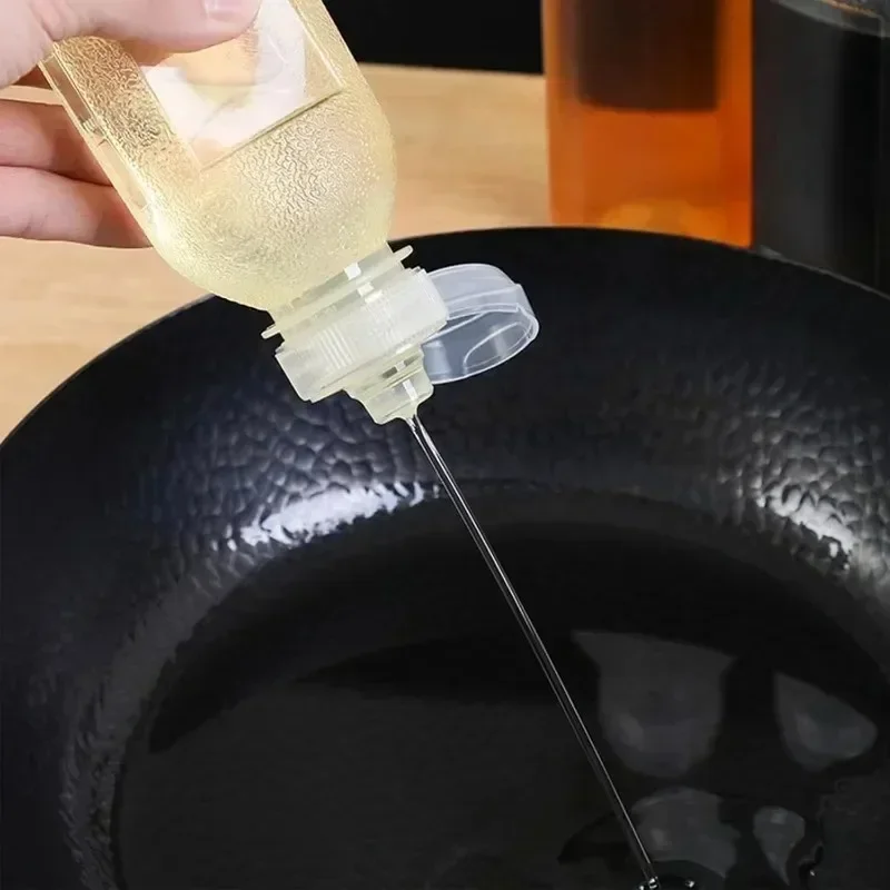 Kitchen Oil Bottle Squeeze Seasoning Bottle Screaming Oil Control Bottles Salad BBQ Dispenser Sauce Soy Condiment Container Tool