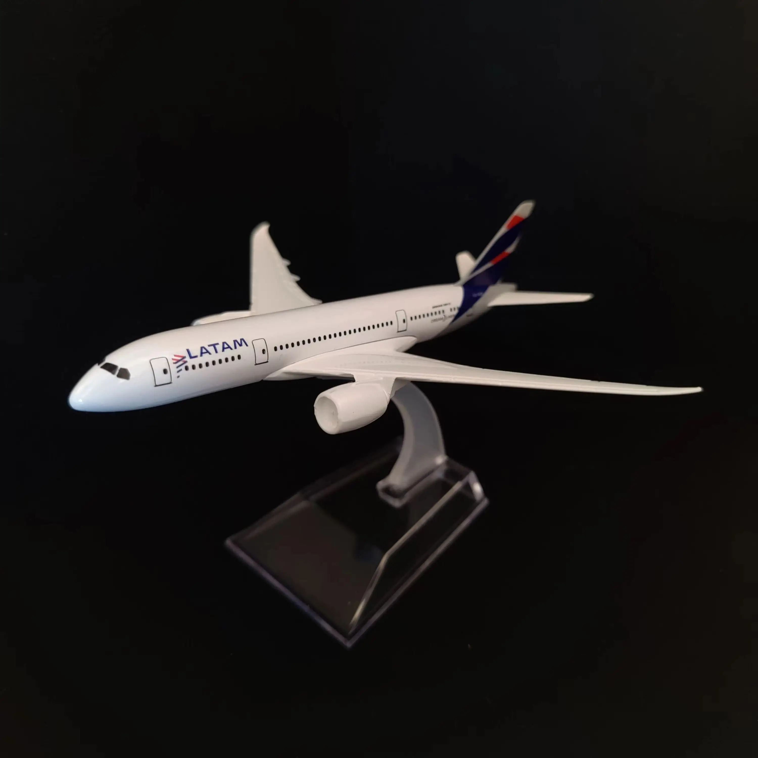 Scale 1:400 Metal Aircraft Replica 15cm LATAM B787 Boeing Airbus Airplane Diecast Model Kids Room Decor Gift Toys for Boy 1