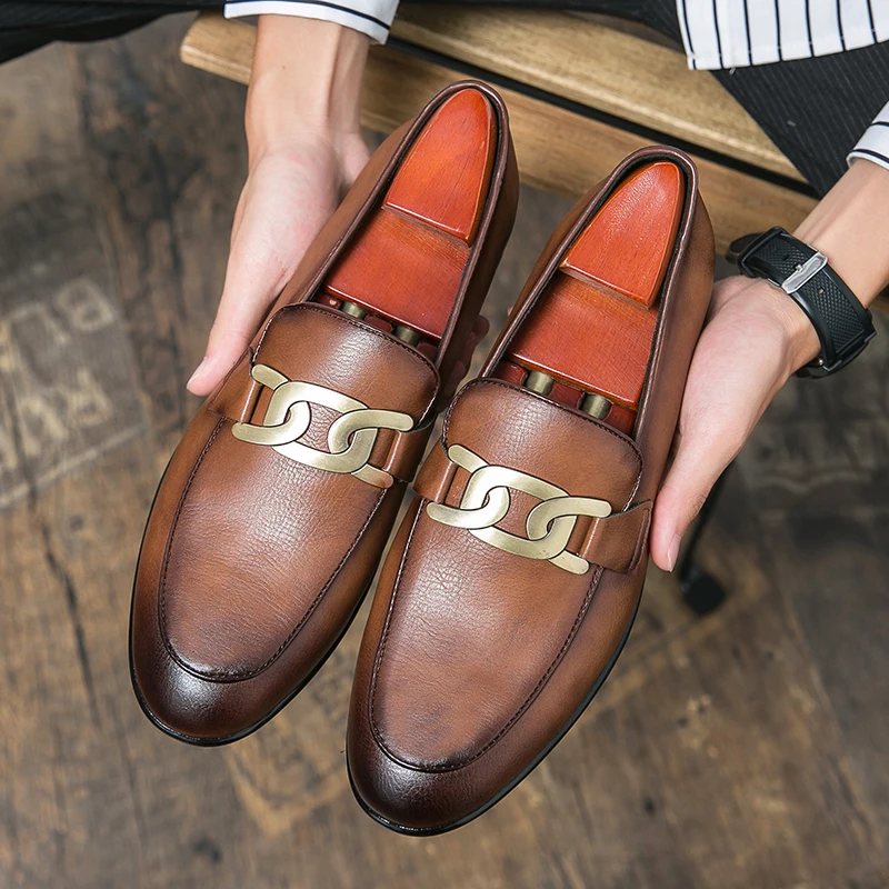 Italian Fashion Leather Shoes Moccasins Men Casual Man Shoe Business Male Formal Pointed Fashion Wedding Black Skin leather shoes