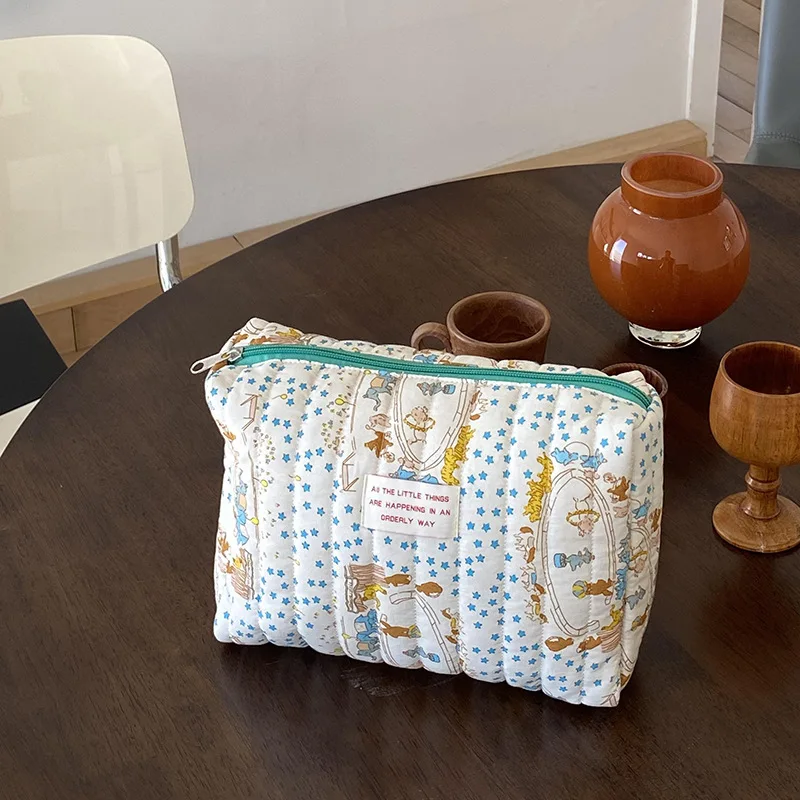 Korean Quilted Cosmetic Storage Bag Makeup Bag for Women Portable