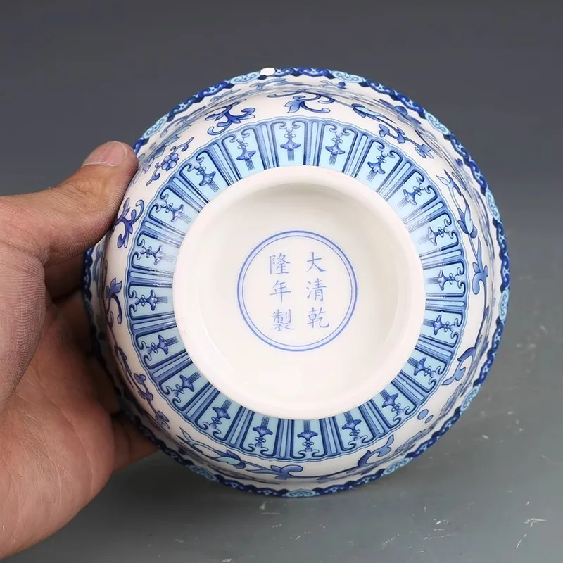 Qianlong period blue and white porcelain bowl with lotus branches 4