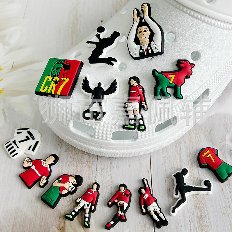 miniso-cristiano-ronaldo-pvc-zapato-crocs-charms-cr7-jersey-apliques-f