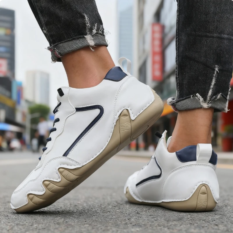 Causal Flat Shoe for Men Handmade PU Leather Comfortable Loafers Outdoor Soft Sole Hiking Shoe Breathable Moccasins Men Sneakers