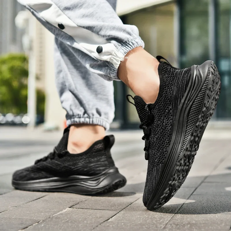 Рисунок 6 - Сверхлегкие мужские кроссовки для бега