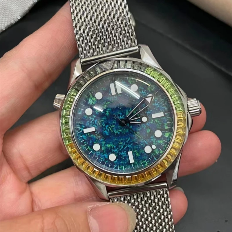 

2023 Men's Top Luxury 42mm Automatic Mechanical Square Diamond Camouflage Chart Dial Stainless Steel Nylon Belt Brand Watch