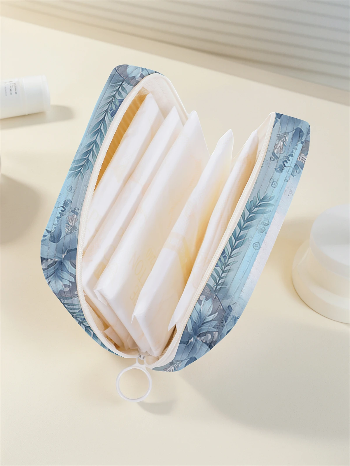 Mermaid pattern printed sanitary napkin storage bag, women's lightweight tissue bag, sanitary tissue bag