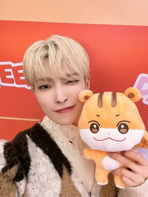 25cm ATEEZ Aniteez Plush Ateez Plushie Kawaii Soft Stuffed Animals