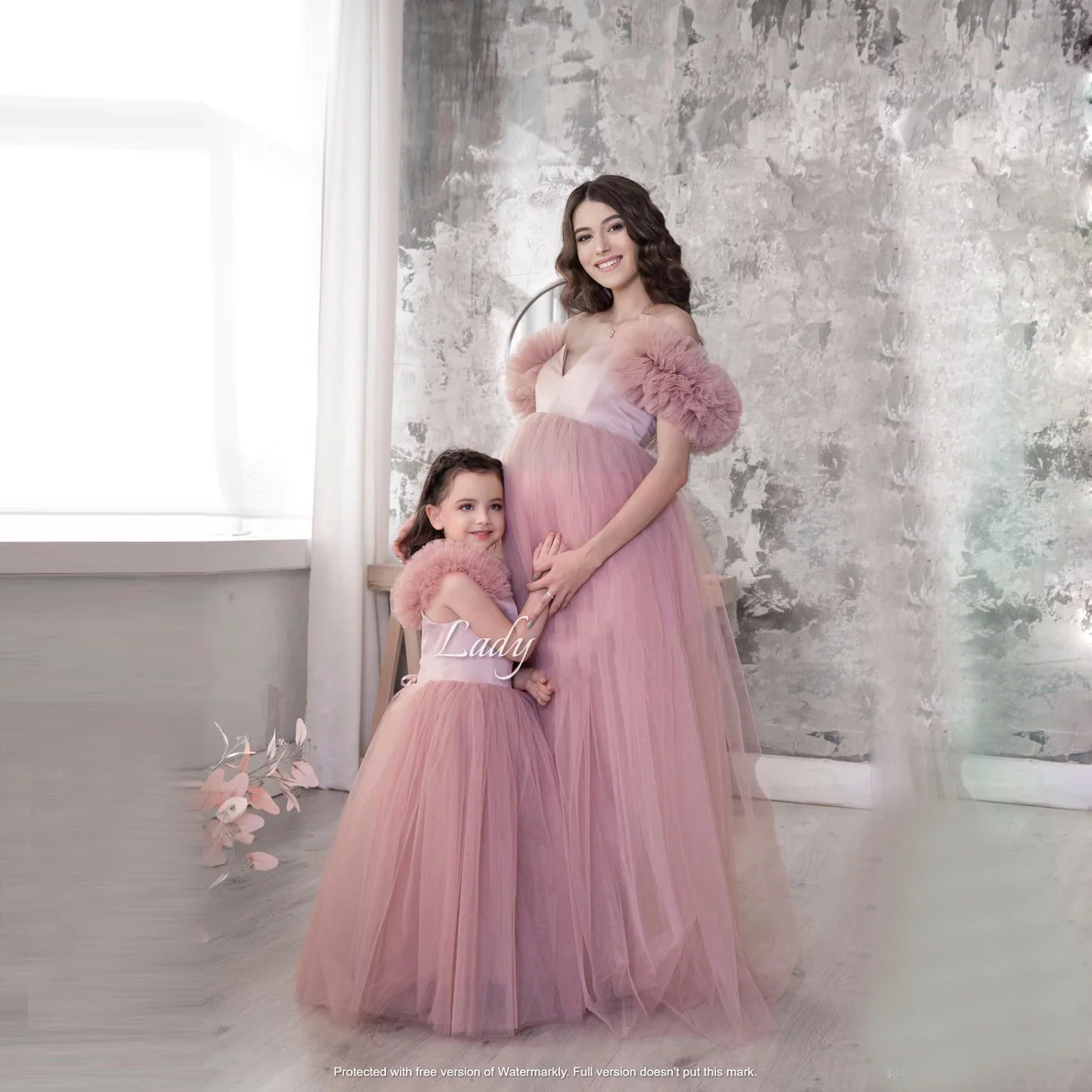 

Puffy Dusty Pink Mother And Daughter Matching Dresses For Family Look Photo Shoot Long Length Cap Sleeves Mom And Me Gowns 2022