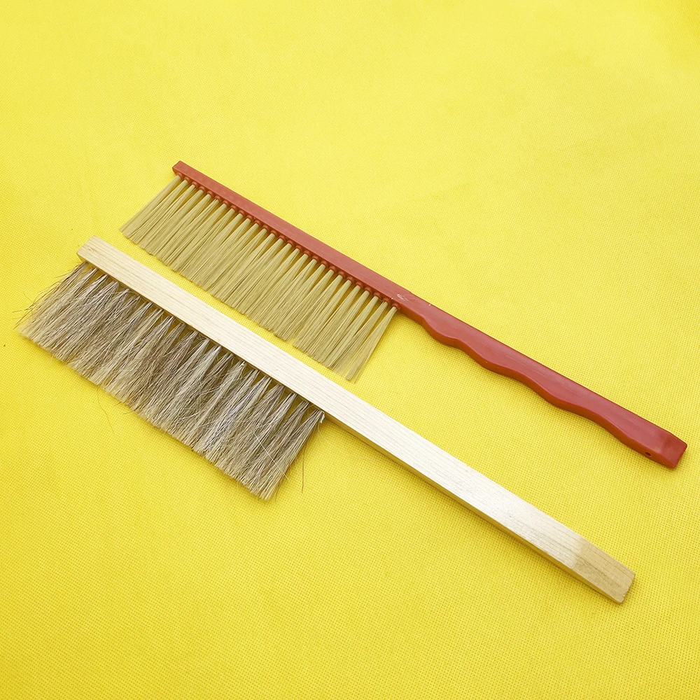 Beekeeping Tools Beehive Broom Sweeper 1PCS