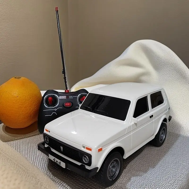 1:12 Simulation Russian Niva Off-Road Vehicle Remote Control Car Toy Charging Lada Pickup Truck Car Model Kids Adult Gift Toy 4