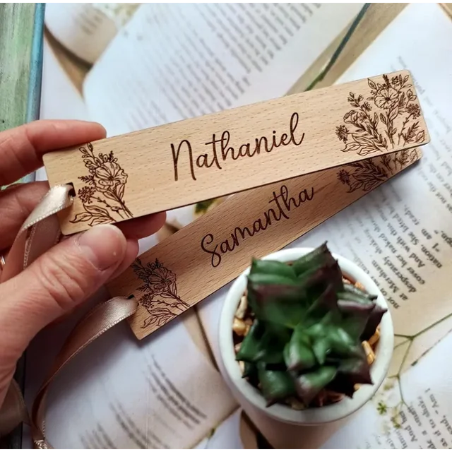 Marque-page de mariage personnalisé en bois, 5 pièces, cadeaux avec nom personnalisé gravé, cartes doubles comme placement, cadeaux uniques pour invités, décoration de fête 1