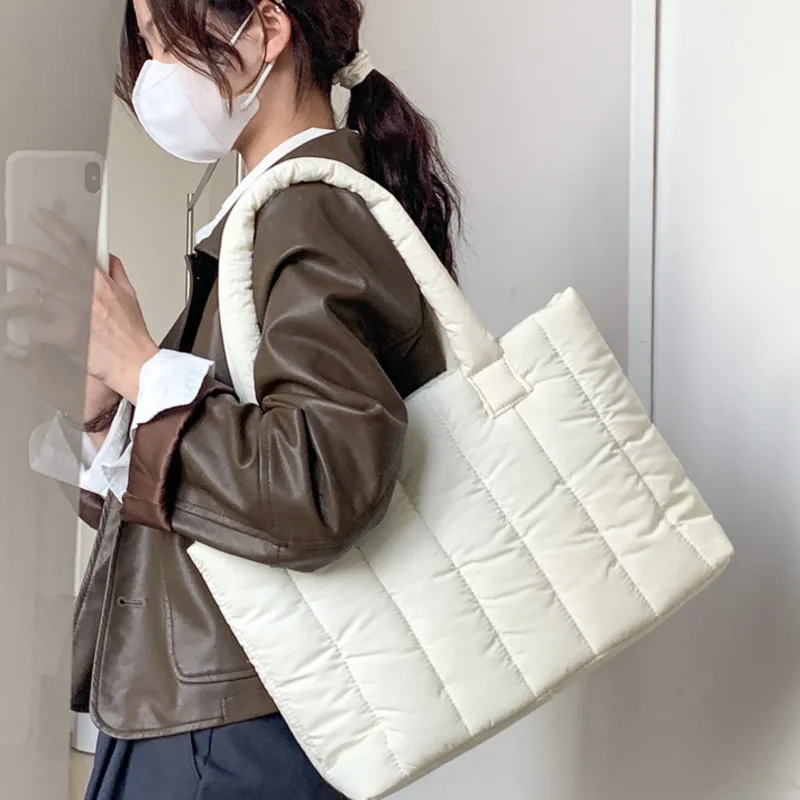 

Вместительные нейлоновые сумки-шопперы для женщин 2022, трендовые дизайнерские зимние модные простые женские кошельки и сумки