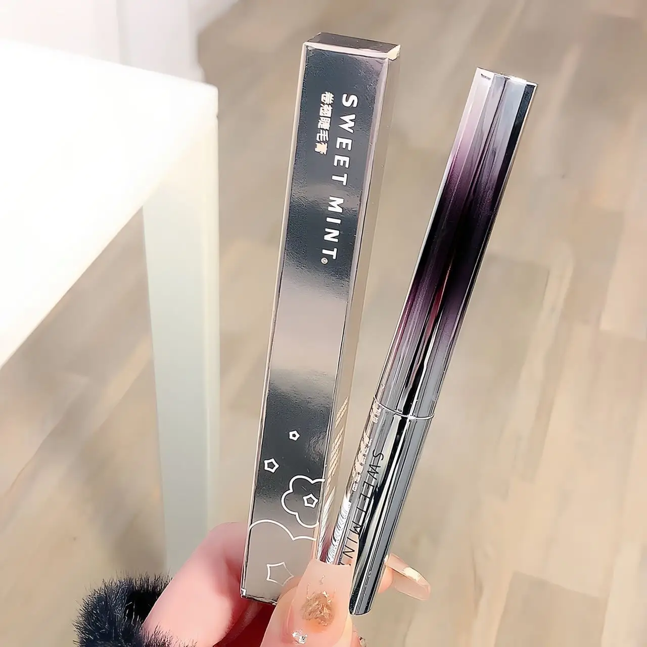 Black Metal Bar Mascara 6