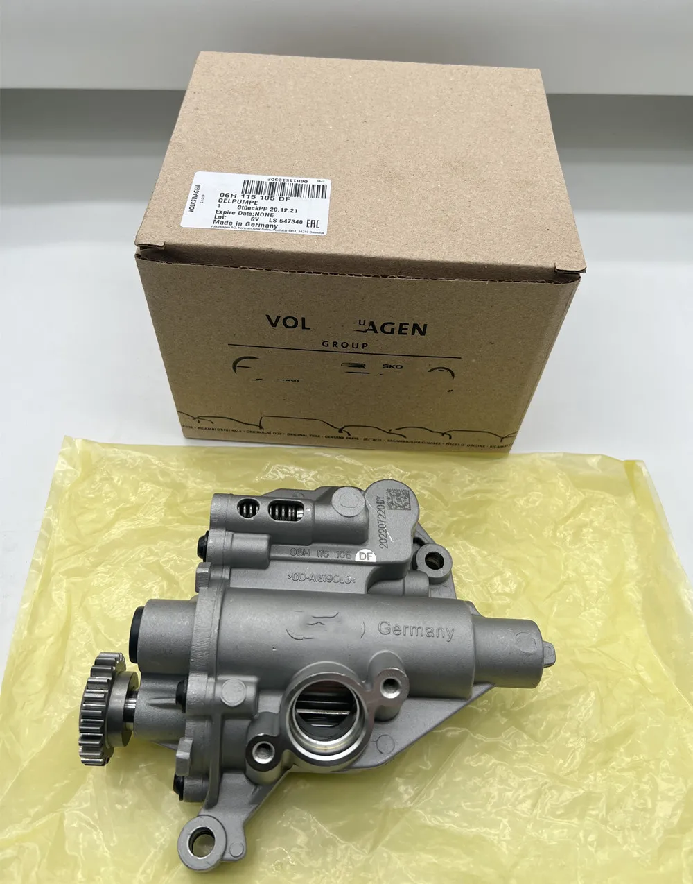 

NEW Made In Germany OEM Oil Pump 06H115105AM 06H115105BF, 06H115105DF For Audi A4 A6 Q3 Q5 VW Tiguan Passat 2.0TFSI 1.8T 2.0T