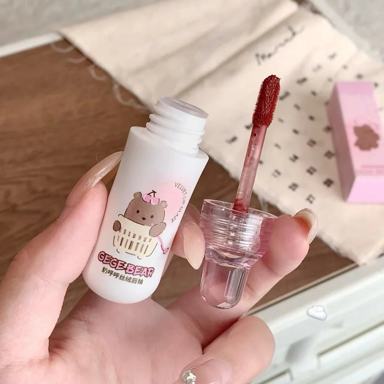 Velvet Matte Lip Gloss Moisturizer Non-Stick Cup Dyeing Lipstick Waterproof Long Lasting Lip Tint Mud Korean Cosmetics 6Colors lip gloss lip makeup lip glaze lip tint