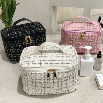 Knitted Makeup Storage Bag 1