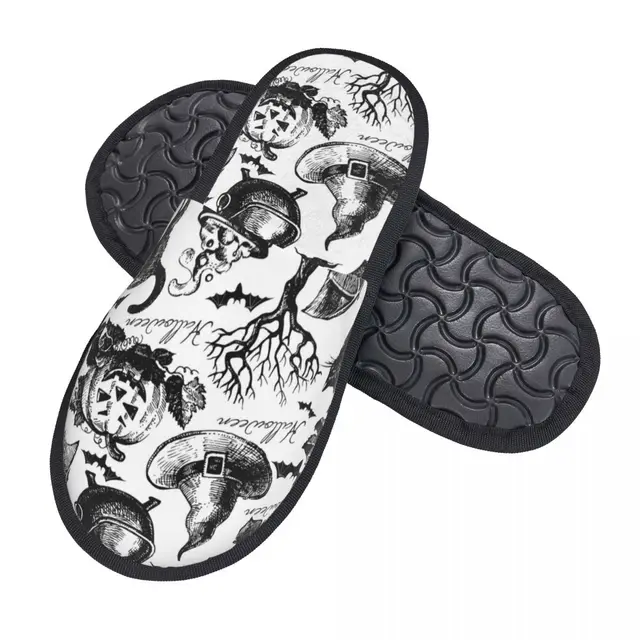 모피 슬리퍼 할로윈 패턴 오픈 토 플러시 폼 슬라이드 슬리퍼는 부드러운 플러시 소재와 내구성 있는 EVA 폼 밑창으로 만들어져 집에서도 편안하고 따뜻한 신발입니다.