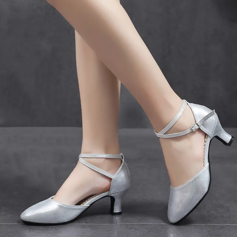 Women Standard Shoes Pearlescent Ladies Ballroom Dance Shoes Closed Toe Salsa Shoes Rubber Soft Outsole Modern Dance Low Heel 3