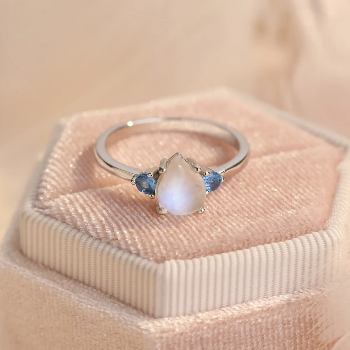 

Европейский и американский Instagram авторитетный перекрестный Лидер продаж индивидуальный Лунный камень кольцо, модный с простым