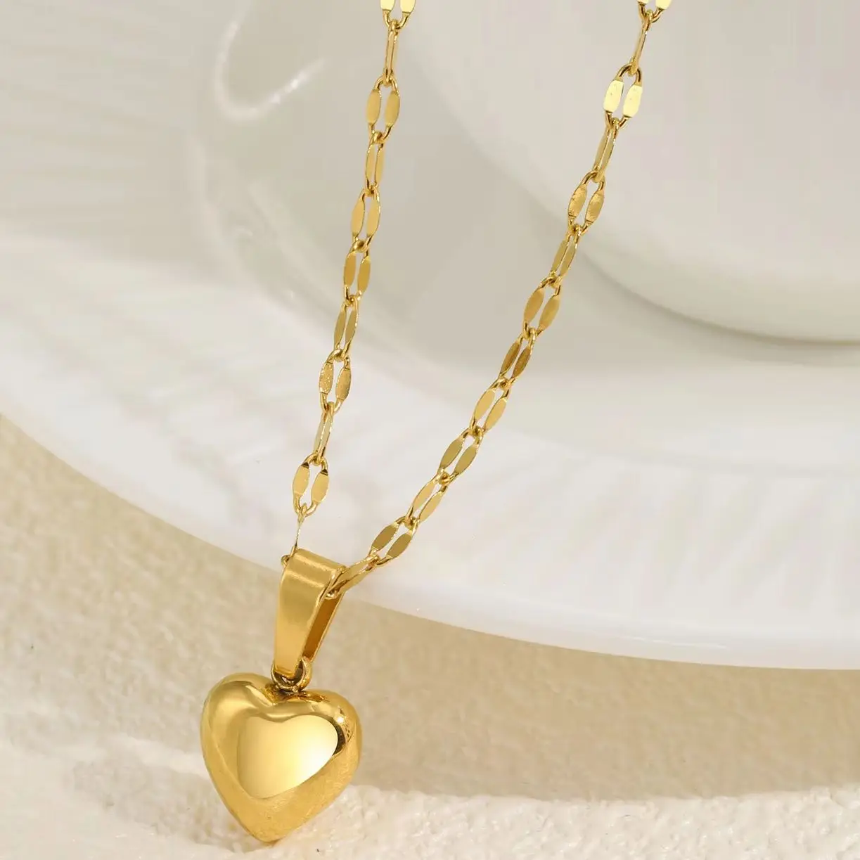 Vnox Süße Romantische Herz Anhänger Halskette Edelstahl Lippen Kette Einstellbare Frauen Halsband Weiblichen Schmuck Mutter Tag Geschenk