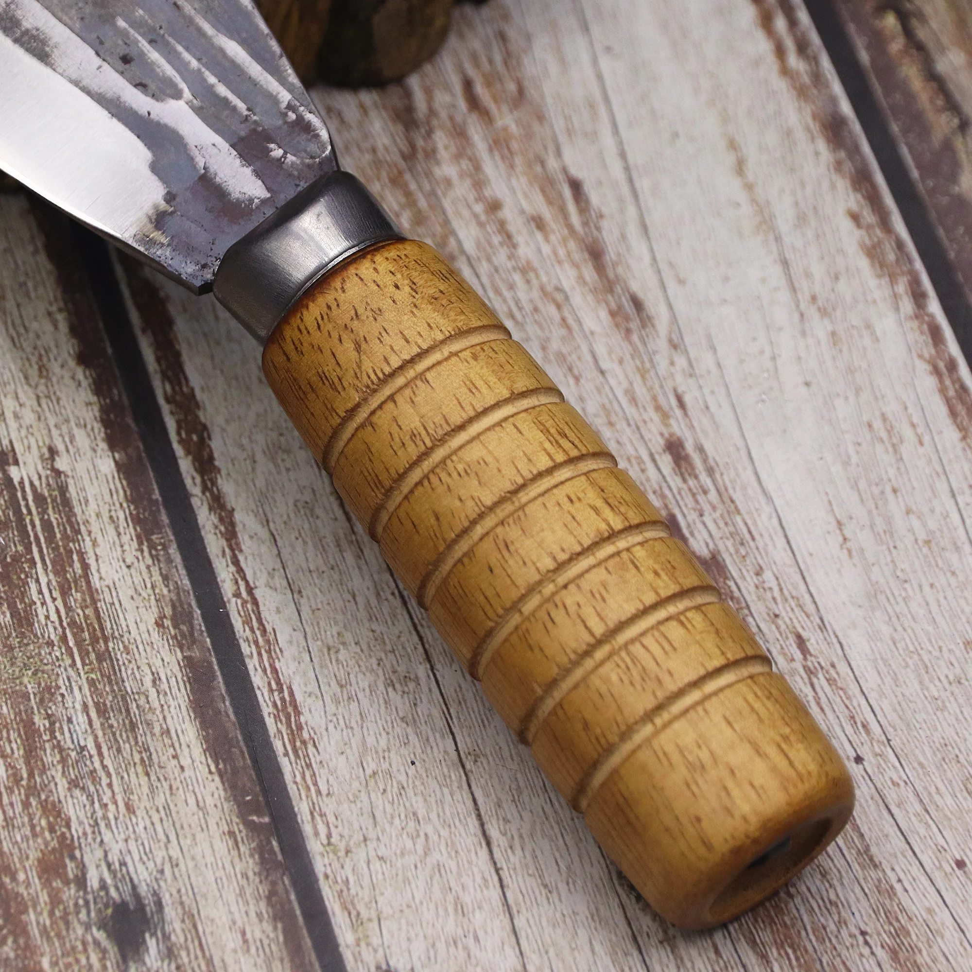 Description Picture 4 of itemHigh hardness forging multi-functional firewood knife, forest logging knife, home splitting knife, bamboo knife, bone cleaver