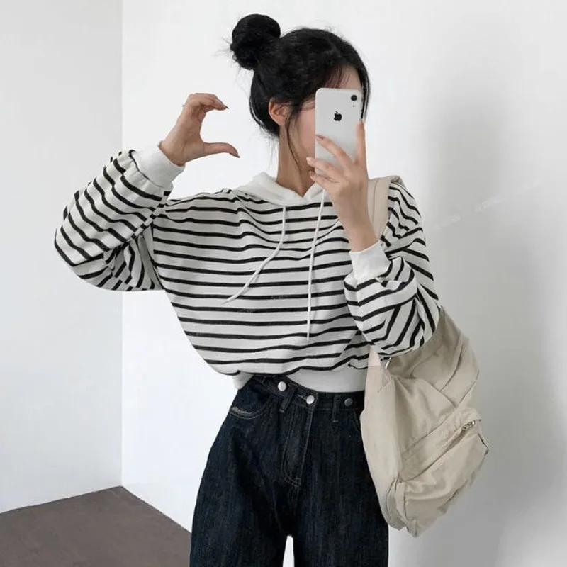 

Cropped Hoodies Striped Female Clothes Sweatshirts for Women Tops Y2k Vintage Casual Korean Fashion Hooded Nice Color 2000s Emo