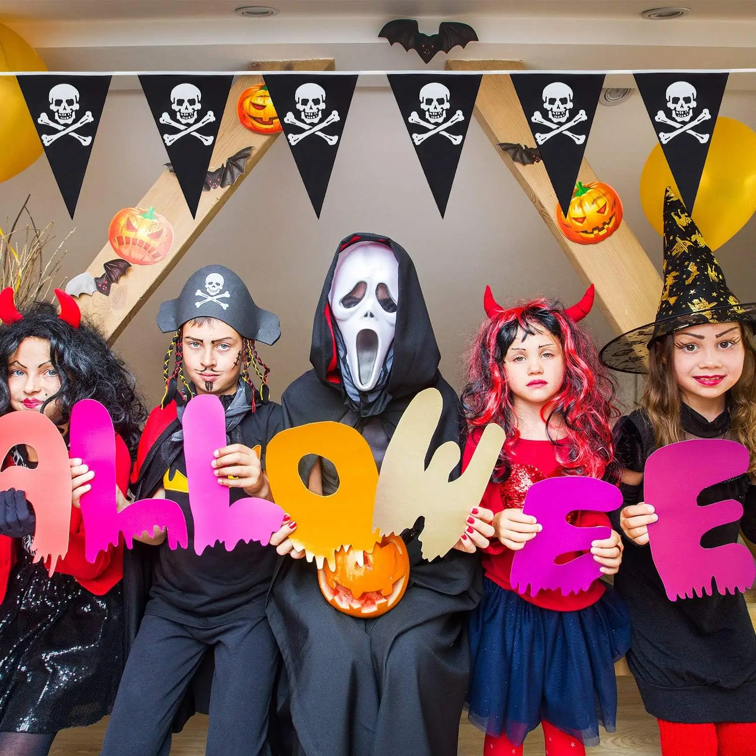 Pirate Banner 32.8FT Black White Jolly Roger Vintage Skull Halloween Flag Weatherproof Triangle Bunting for Outdoor Party Decor
