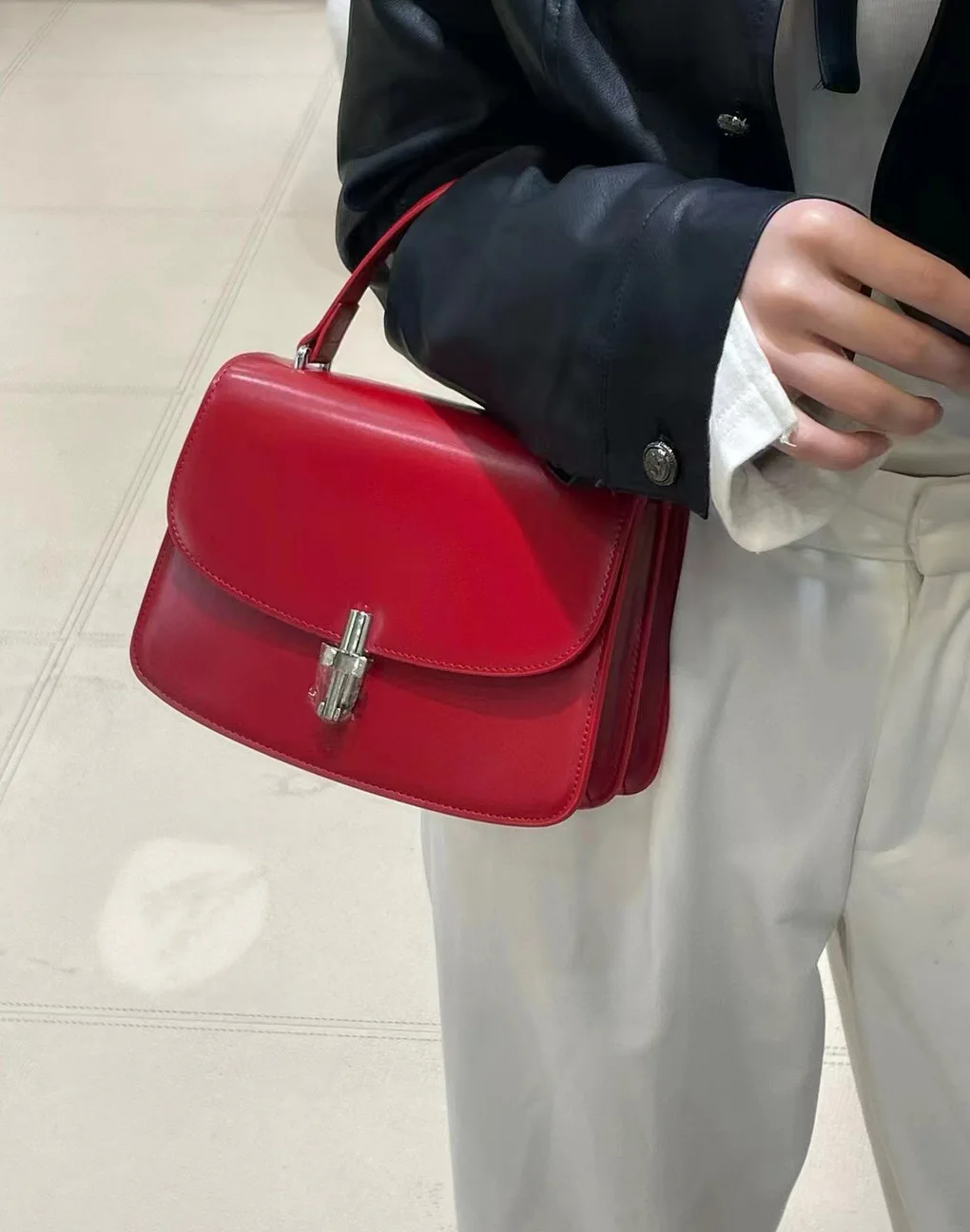 Borsa a mano da donna in vera pelle elegante per tutti i giorni_voghion.com