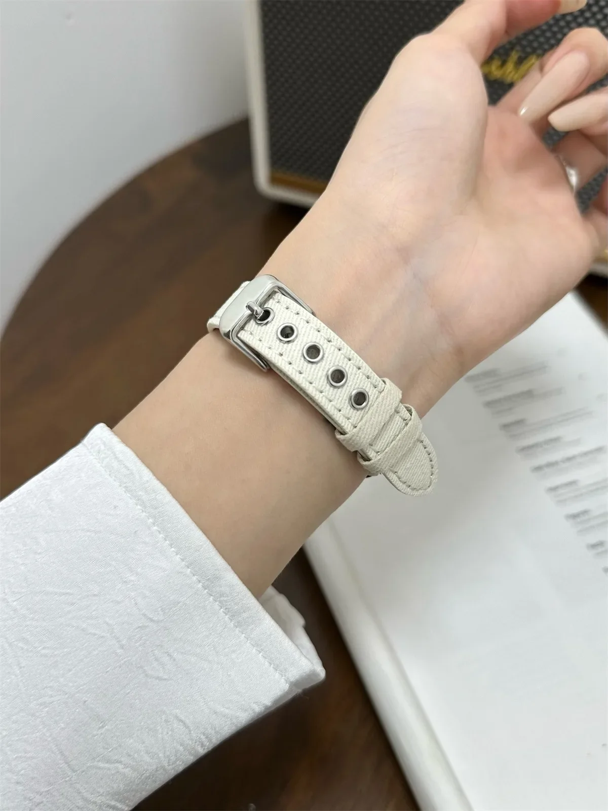 Bracelet de montre pour iWatch 42/44/45/46/49 mm 38/40/41 mm Bracelet de montre tendance en cuir PU pour montres de la série Ultra2 Série 10/9/8/7/6/5/4/3/2/1_voghion.com